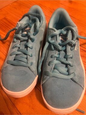 Puma Kids Suede Sneakers in Light Blue Kool-aid edition